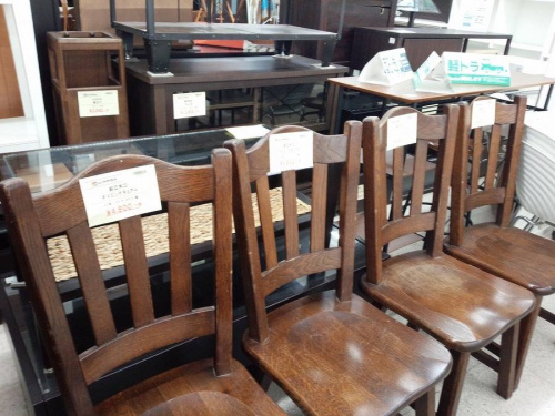 ダイニングの家具