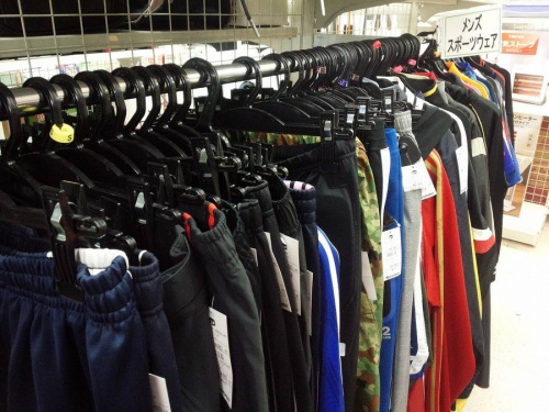 スポーツ衣類の冬割