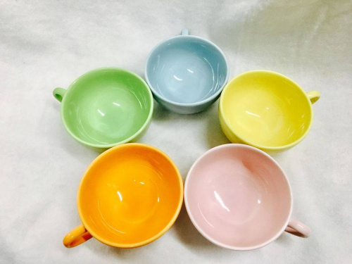 食器のカップ