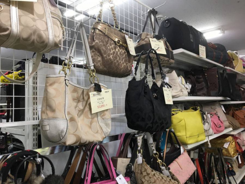 バッグのハンドバッグ