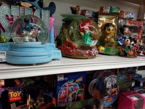 ディズニーのスノードーム