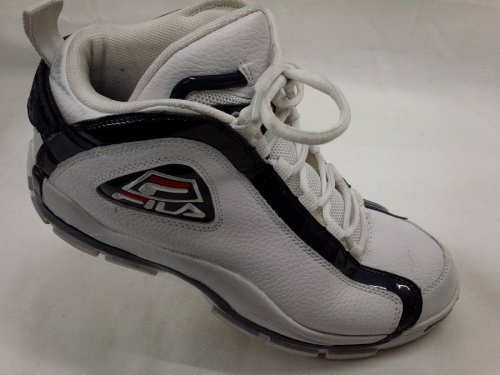バッシュのFILA