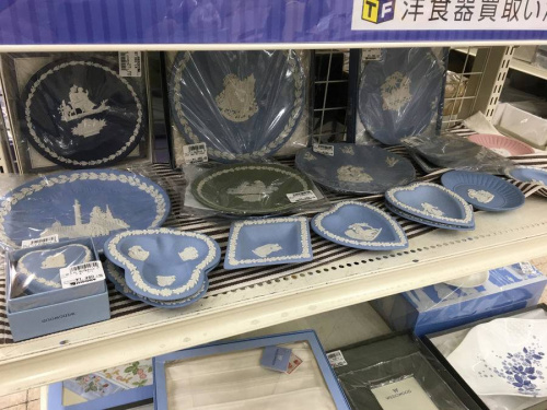 プレートのワイルドストロベリー