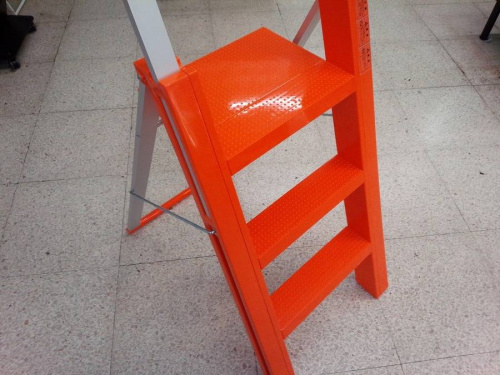 インテリアの脚立