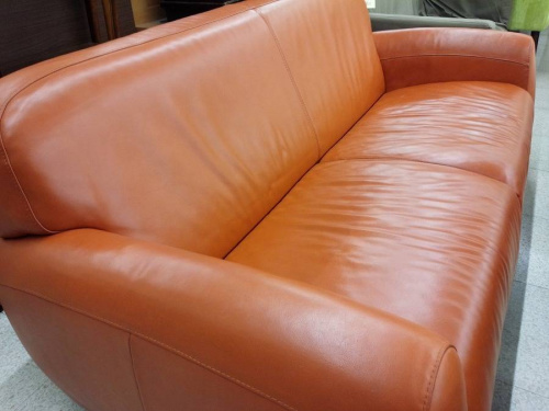 特選家具のソファー