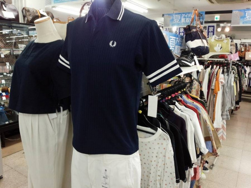 夏物衣類のファッション