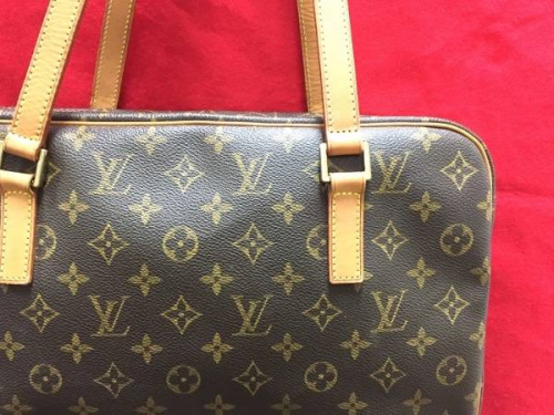 ブランド・ラグジュアリーのルイヴィトン（LOUIS VUITTON）