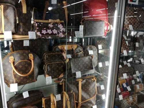 三鷹ファッションの総合三鷹ブランド