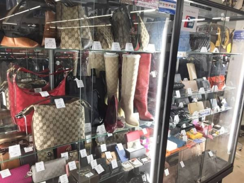 三鷹ファッションの総合三鷹衣類