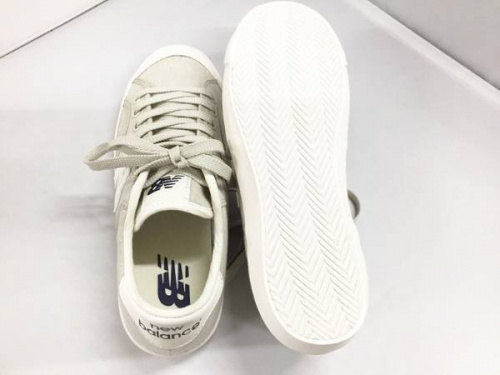 スニーカーの夏物衣類