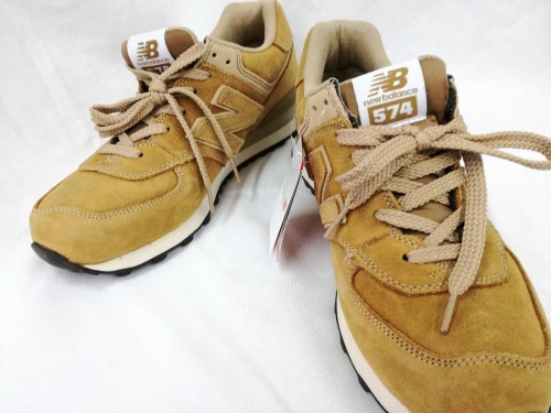 スニーカーのニューバランス（new balance）