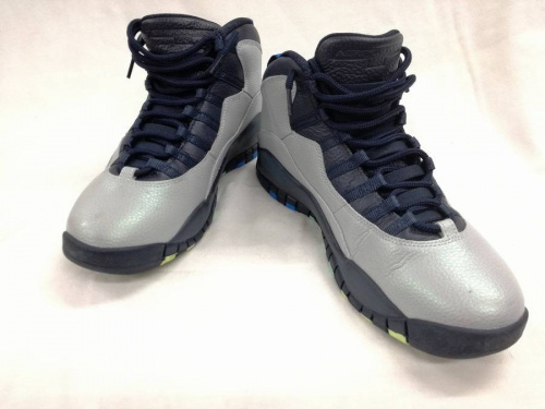 スニーカーのナイキ（NIKE）