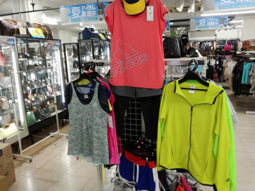 三鷹ファッションの総合三鷹衣類