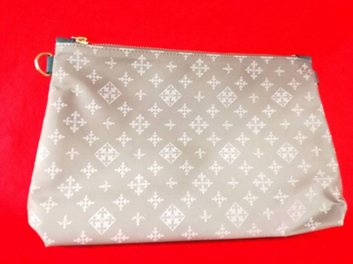 三鷹ファッションの総合三鷹衣類