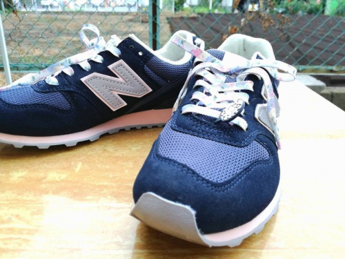 レディースファッションのニューバランス（new balance）