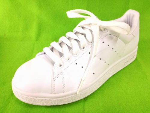 アディダス（adidas）のスタンスミス