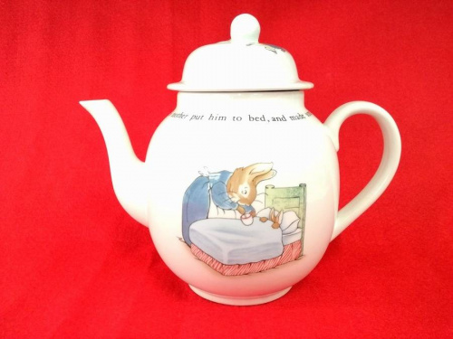 ティーポットのWEDGWOOD