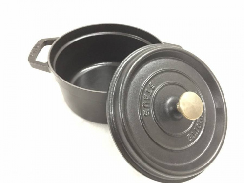 キッチン雑貨の鍋