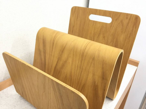 本棚のマガジンラック