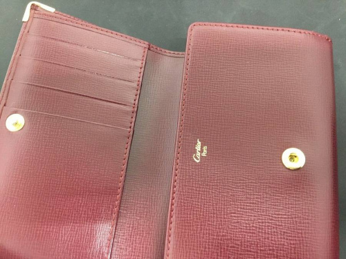 財布のCARTIER