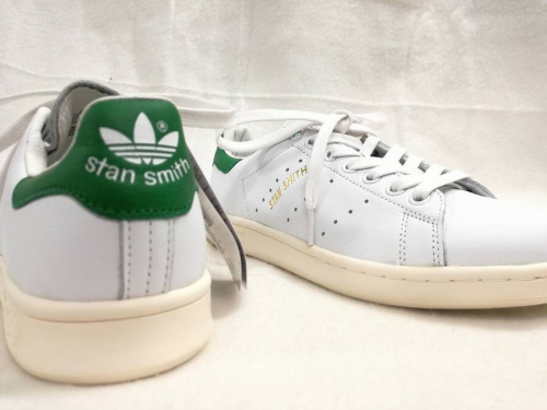 レディースファッションのアディダス（adidas）