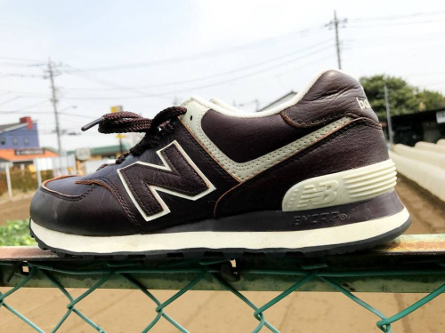 スニーカーのニューバランス（new balance）