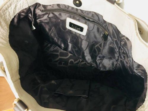 オーストリッチの三鷹店新入荷