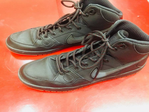 メンズファッションのスニーカー