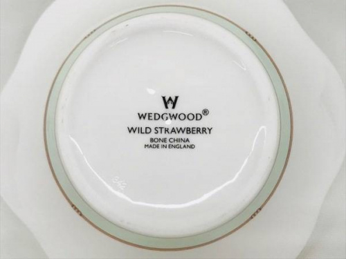 WEDGWOODのペタルバスケット