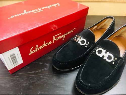 Ferragamoの三鷹店新入荷
