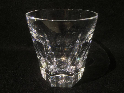 テーブルウェアのガラス