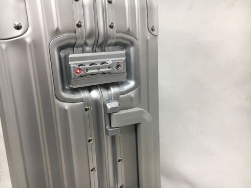 キャリーバッグのベンツ