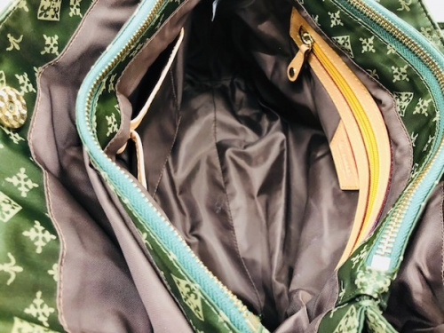 バッグのハンドバッグ