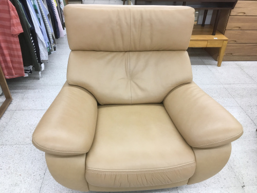 三鷹 吉祥寺 世田谷 杉並 ブランド家具 中古 買取の三鷹 吉祥寺 世田谷 杉並 アディダス ナイキ リーボック 家電 中古 買取