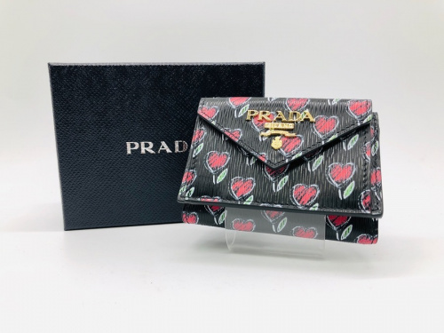 ブランド・ラグジュアリーのPRADA プラダ