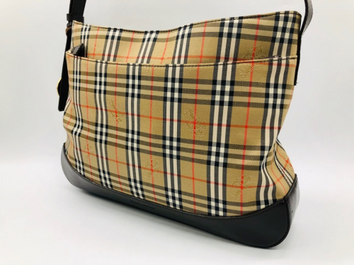 ブランド・ラグジュアリーのPRADA　プラダ