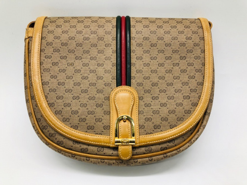 GUCCIのCHANEL