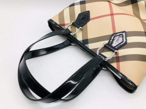 三鷹　吉祥寺　世田谷　杉並　COACH　中古　買取のPRADA