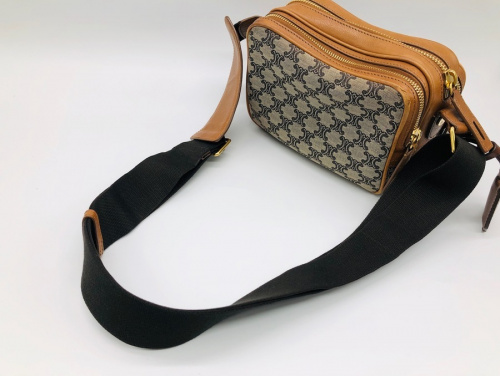 三鷹　吉祥寺　世田谷　杉並　COACH　中古　買取のCELINE