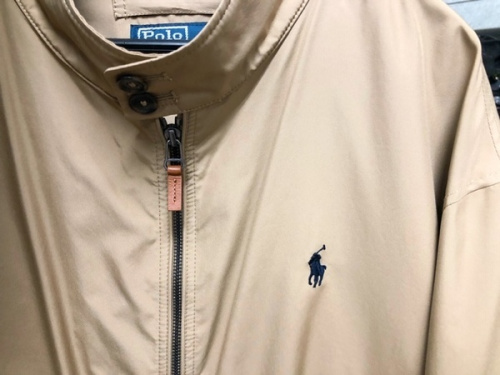 ジャケットのスイングトップ