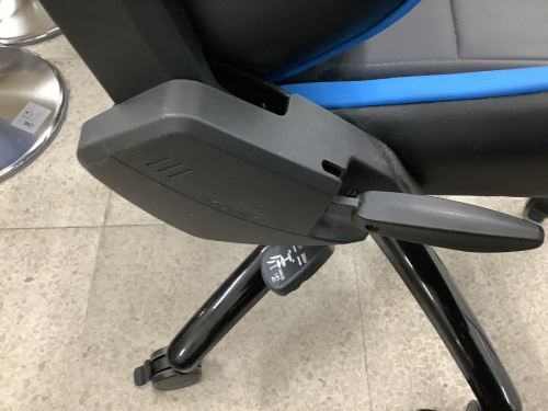 ゲーミングチェアのAKRACING