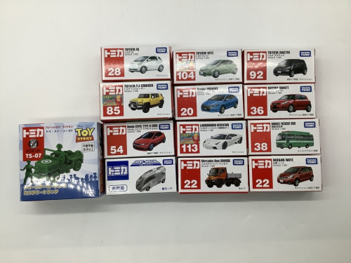 トミカのモデルカー