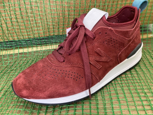 adidasのNEW BALANCE