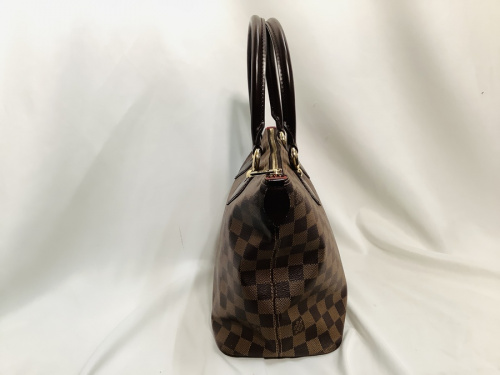 ショルダーバッグのLOUIS VUITTON　ルイ・ヴィトン