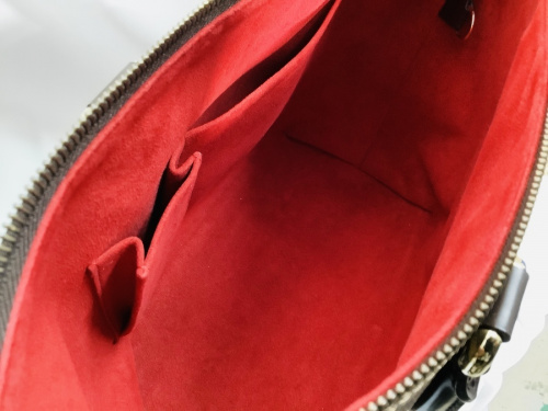 LOUIS VUITTON　ルイ・ヴィトンの衣類　バッグ