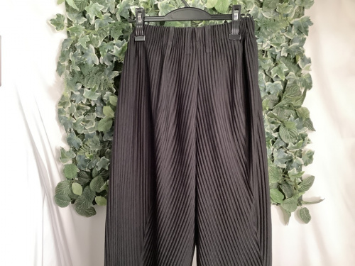 パンツのISSEY MIYAKE