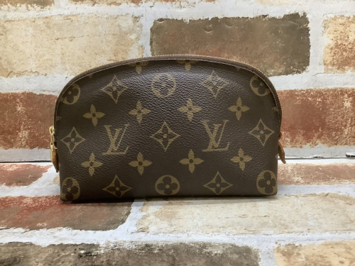 LOUIS VUITTONのモノグラム