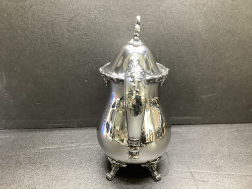 ティーポットの洋食器