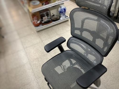 イスのオフィスチェア