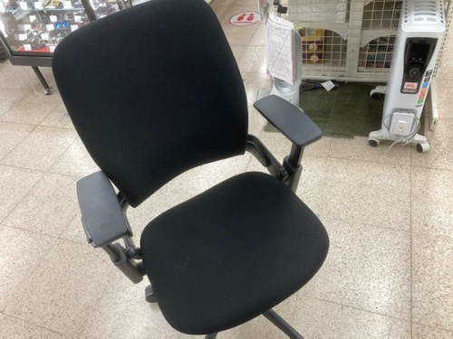 スチールケースのワークチェア